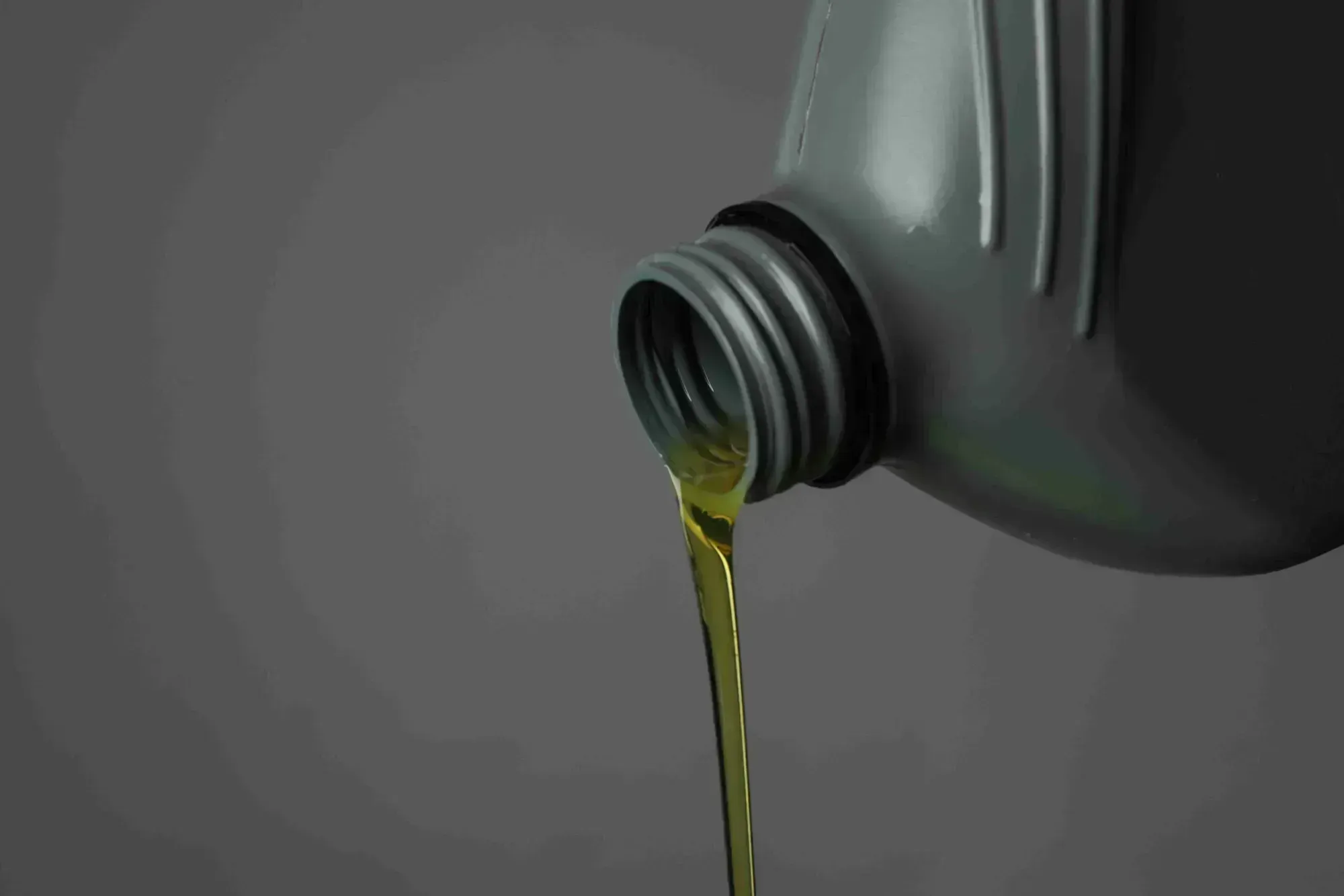 Can You Use Car Motor Oil in Lawn Mowers?
